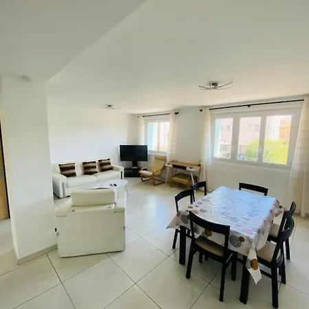 T4 Neuf Et Climatise Avec Garage Apartment *